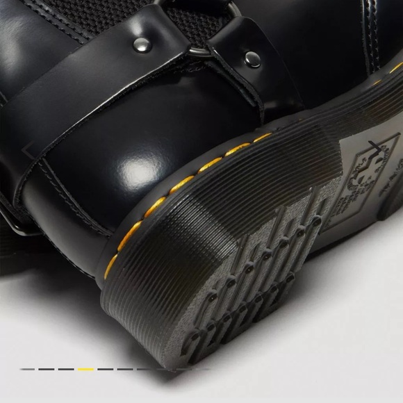 NWT DR. MARTENS WINCOX SMOOTH LEATHER BUCKLE BOOTS - Picture 5 of 11